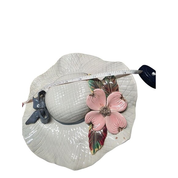 White Ceramic Sun Hat Wall Pocket Planter - Picture 10 of 10